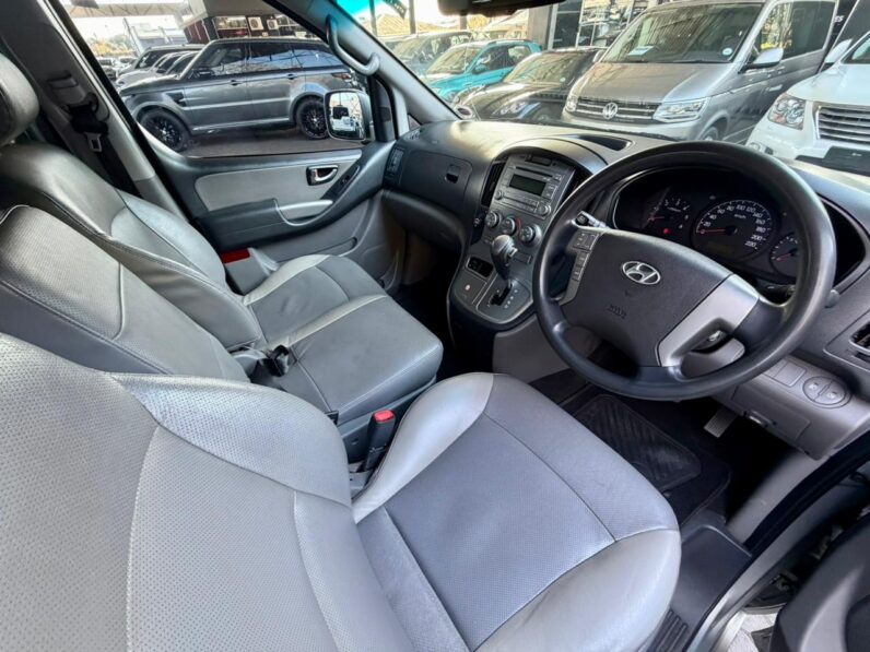 2014 Hyundai H1 2.5 Vgti 9-Seater Bus At Silver