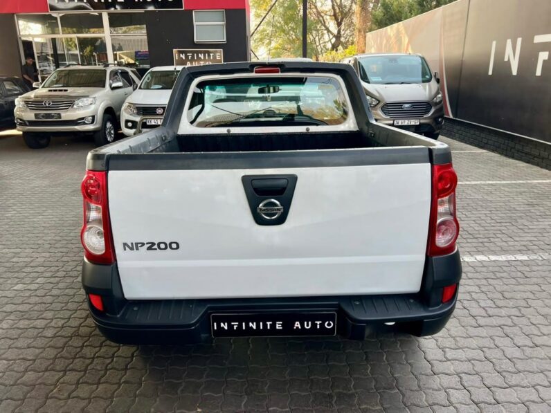 2014 Nissan NP200 1.6 8V A/C White