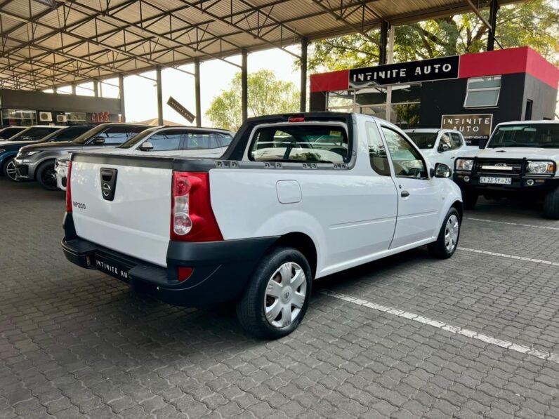 2014 Nissan NP200 1.6 8V A/C White