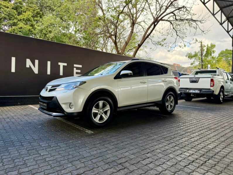 2014 Toyota Rav4 2.2 D Vx 4X4 At White