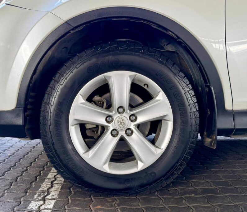 2014 Toyota Rav4 2.2 D Vx 4X4 At White