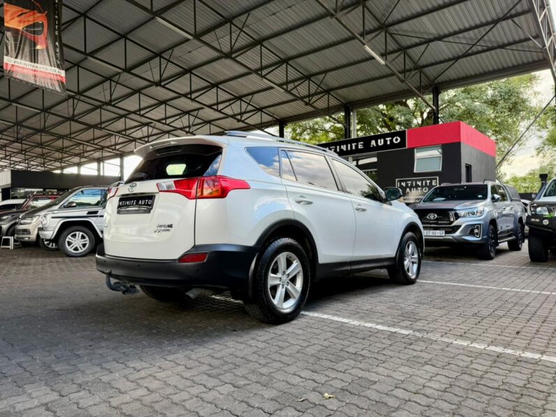 2014 Toyota Rav4 2.2 D Vx 4X4 At White