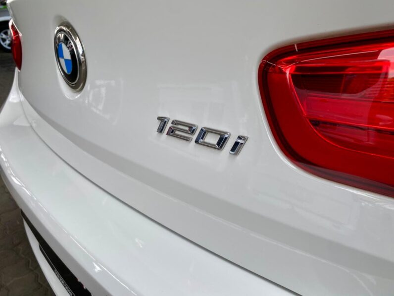 2015 BMW 1 Series 5-Door Facelift 120i Steptronic White