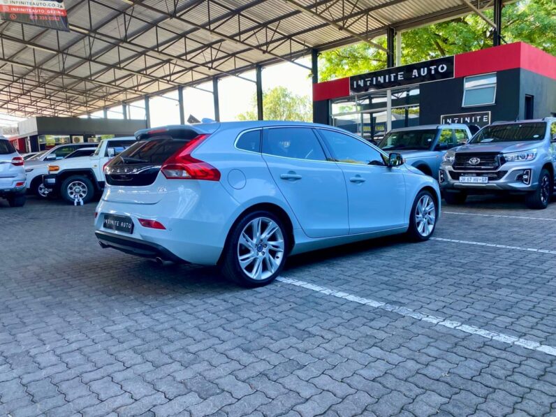 2013 Volvo V40 T4 Elite Powershift White
