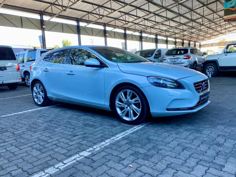 2013 Volvo V40 T4 Elite Powershift White