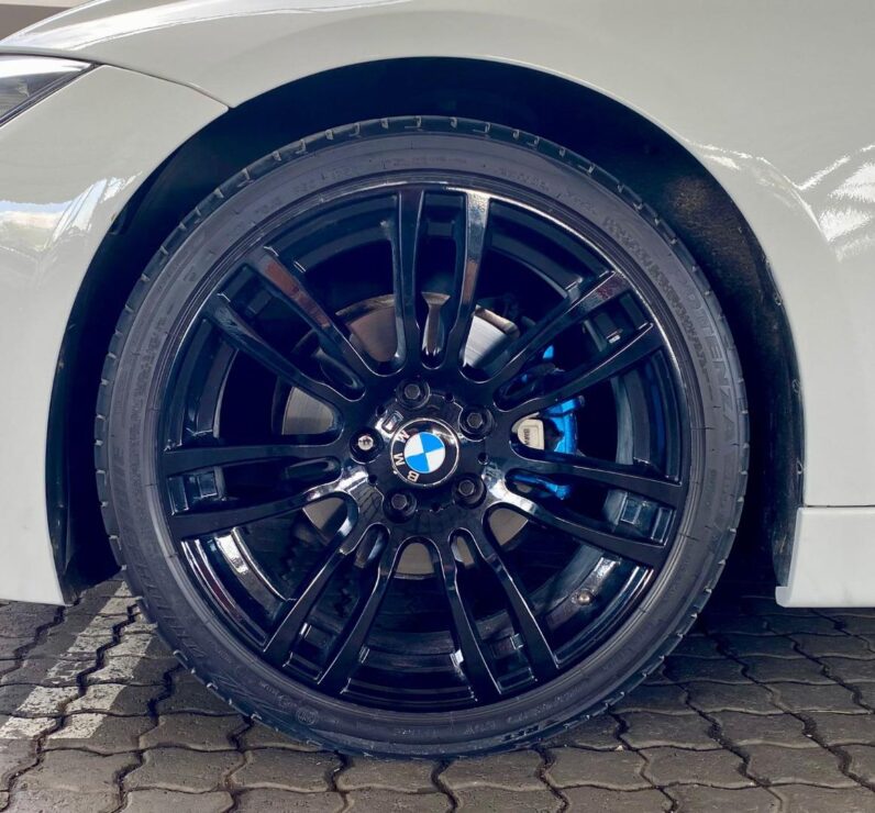 2016 BMW 3 Series Sedan 320i M Sport Steptronic White