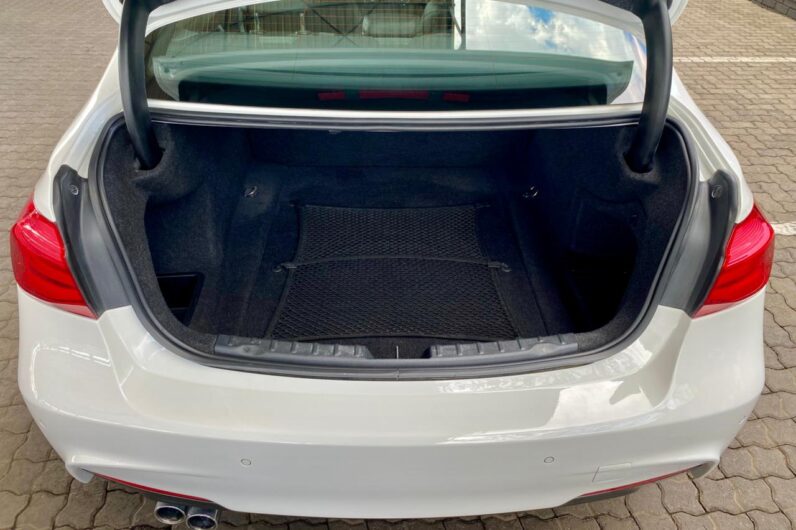 2016 BMW 3 Series Sedan 320i M Sport Steptronic White