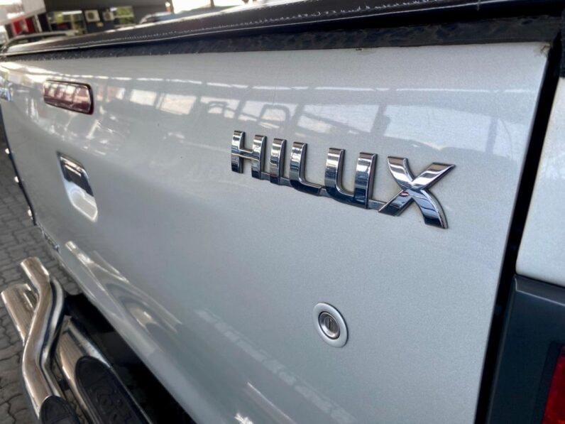 2011 Toyota Hilux 3.0 D-4D D/cab 4X4 Raider Bronze