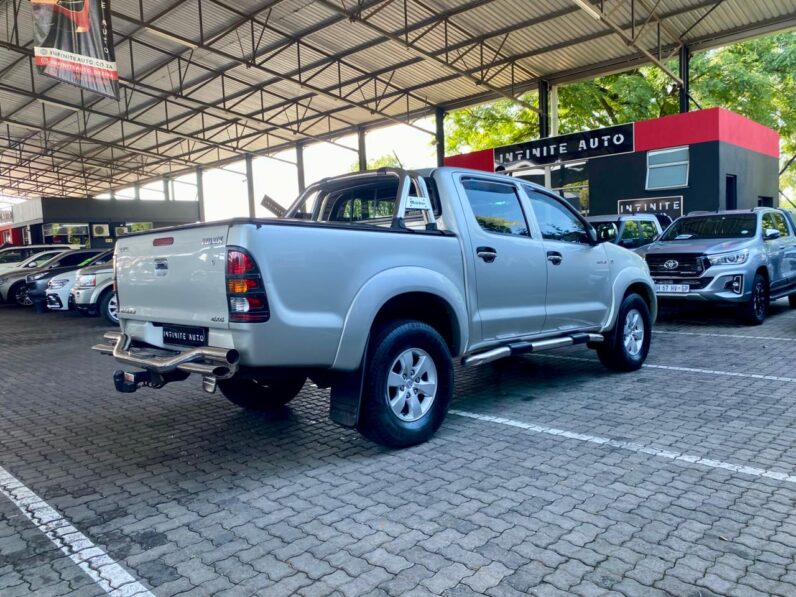 2011 Toyota Hilux 3.0 D-4D D/cab 4X4 Raider Bronze
