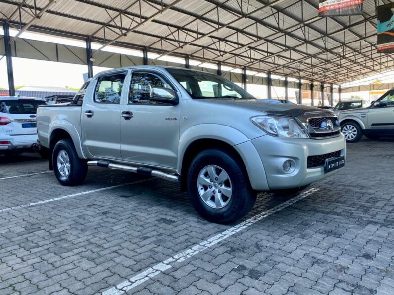 2011 Toyota Hilux 3.0 D-4D D/cab 4X4 Raider Bronze