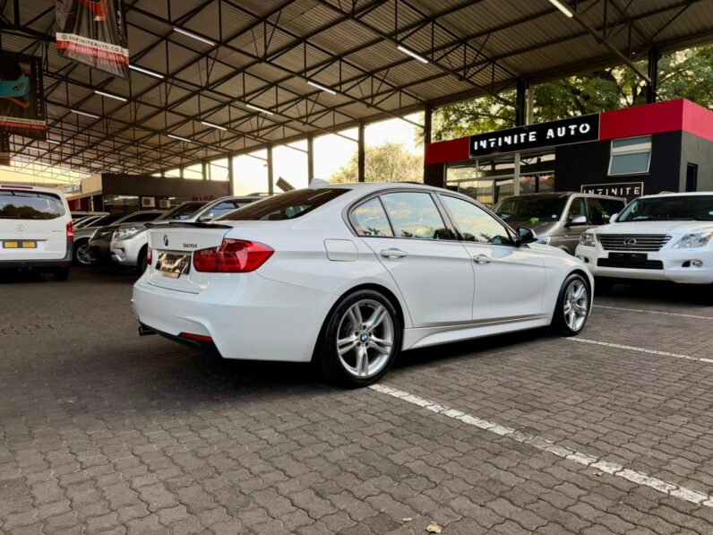 2013 BMW 3 Series Sedan 320i M Sport Line White