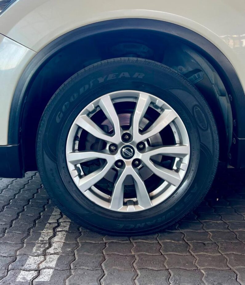 2019 Nissan X-Trail 2.5 Acenta 4×4 CVT White