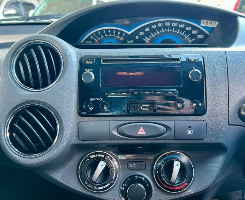 2017 Toyota Etios 1.5 Xs 5-Door Gold