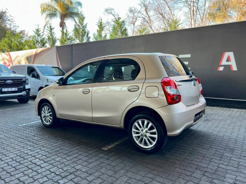 2017 Toyota Etios 1.5 Xs 5-Door Gold