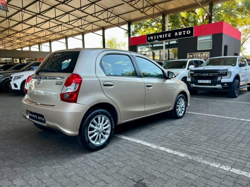 2017 Toyota Etios 1.5 Xs 5-Door Gold