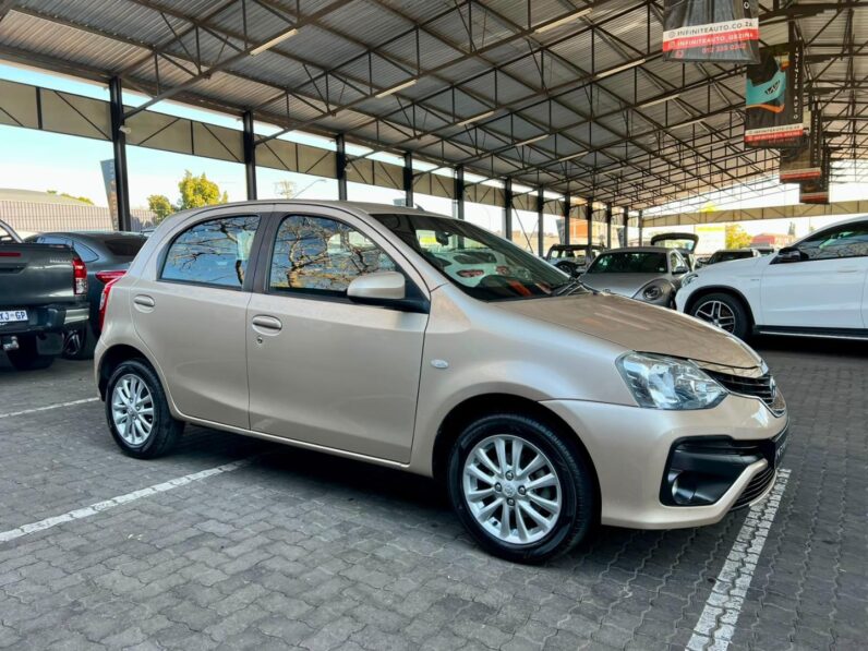 2017 Toyota Etios 1.5 Xs 5-Door Gold