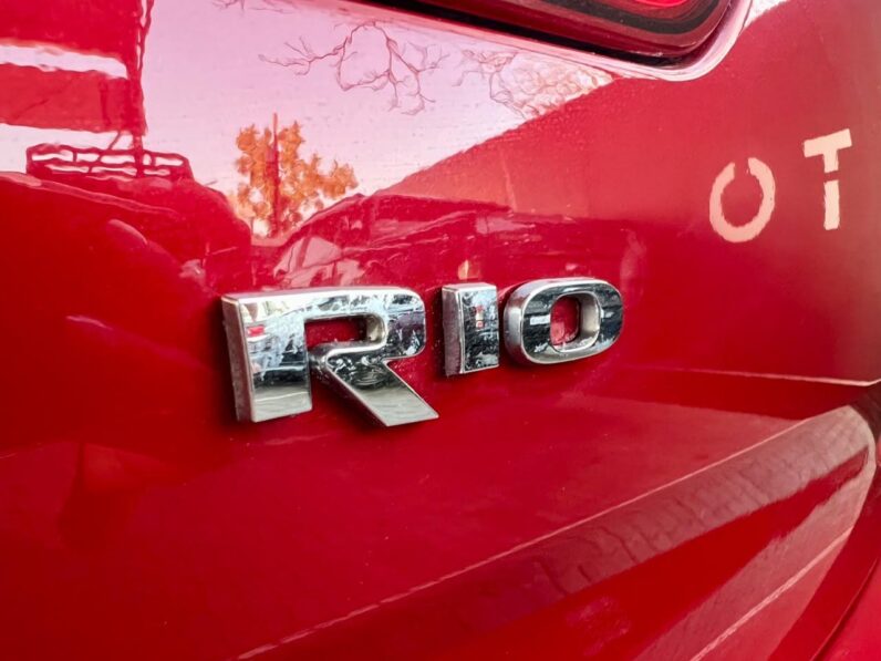 2015 Kia Rio Sedan 1.4 At Red