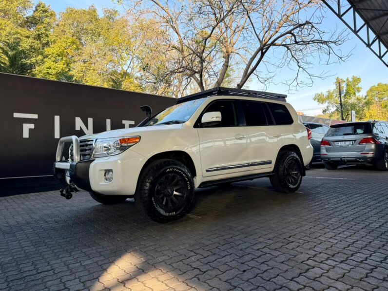 2014 Toyota Land Cruiser 200 4.6 V8 Vx At White