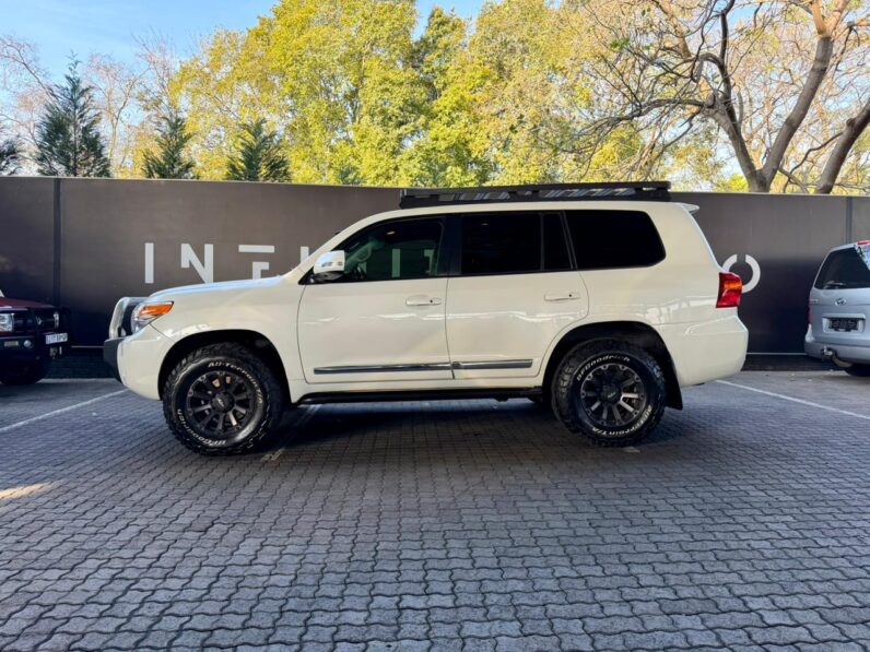 2014 Toyota Land Cruiser 200 4.6 V8 Vx At White