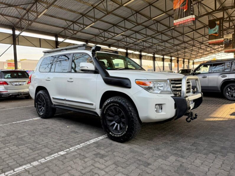 2014 Toyota Land Cruiser 200 4.6 V8 Vx At White