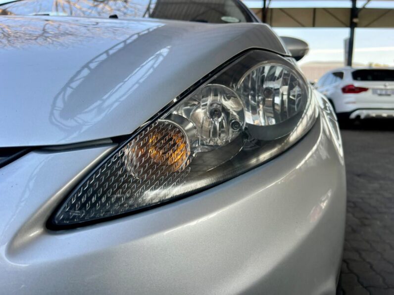 2011 Ford Fiesta 1.6 Tdci Ambiente 5-Door Ac Silver