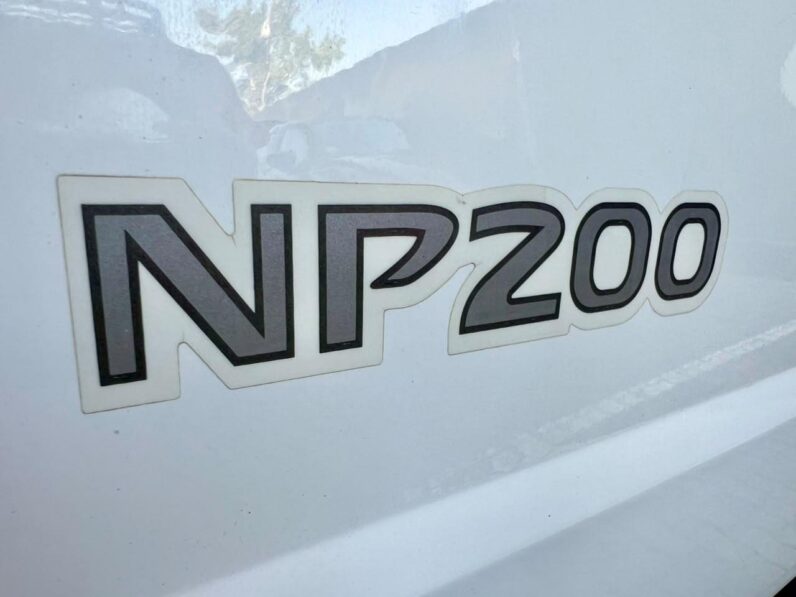 2011 Nissan NP200 1.6 8V A/C White