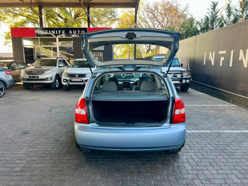 2005 Kia Cerato 1.6 Lx 5-Door At Silver