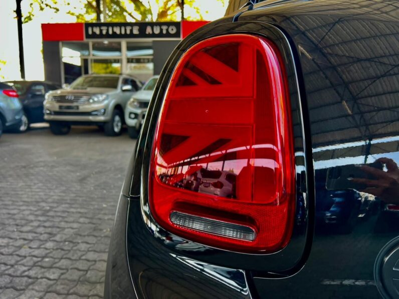 2021 MINI Cooper Se My22 3-Door Hatch Black