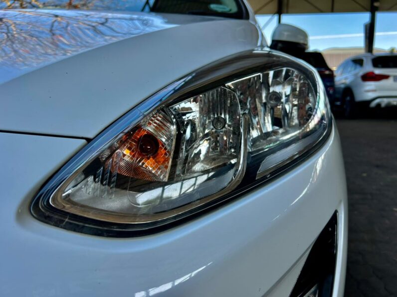 2018 Ford Fiesta 1.0 Ecoboost Trend 6MT White