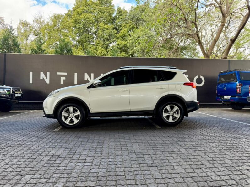2014 Toyota Rav4 2.2 D Vx 4X4 At White