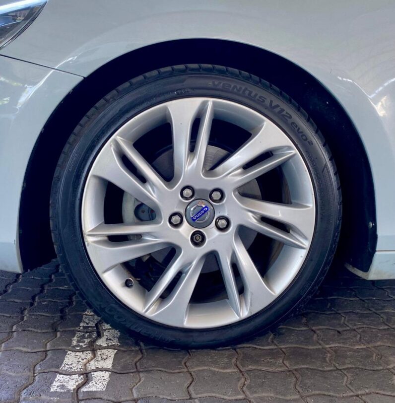 2013 Volvo V40 T4 Elite Powershift White