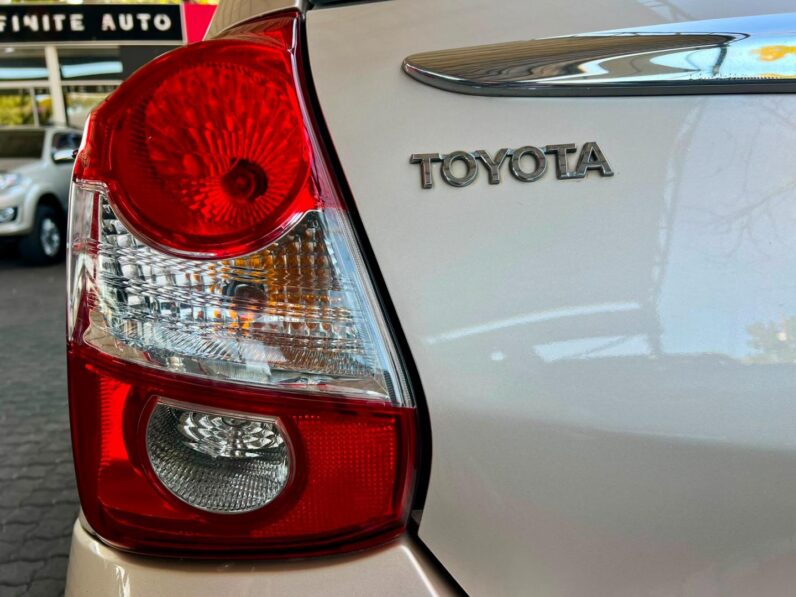 2017 Toyota Etios 1.5 Xs 5-Door Gold