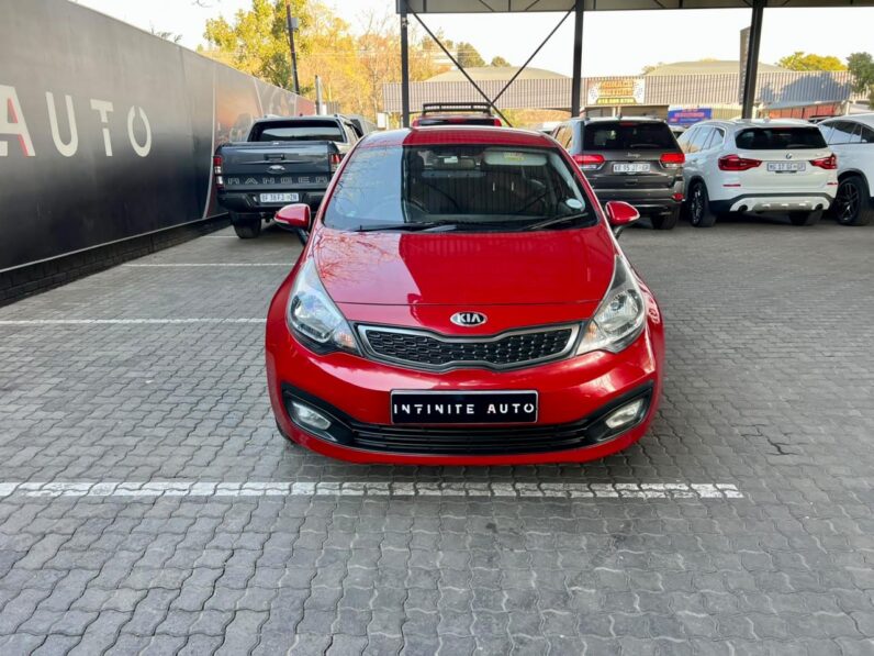 2015 Kia Rio Sedan 1.4 At Red