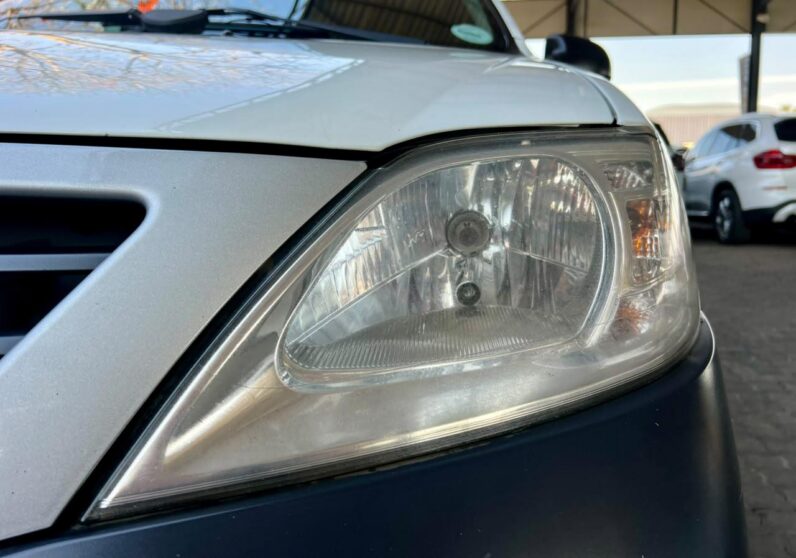 2011 Nissan NP200 1.6 8V A/C White