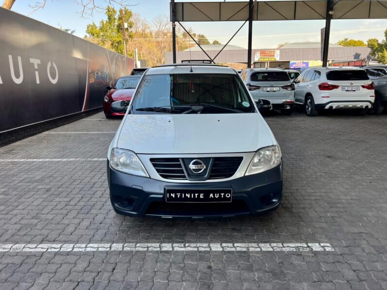2011 Nissan NP200 1.6 8V A/C White