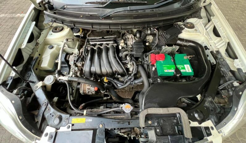 2013 Nissan X-Trail 2.0 4X2 Xe White