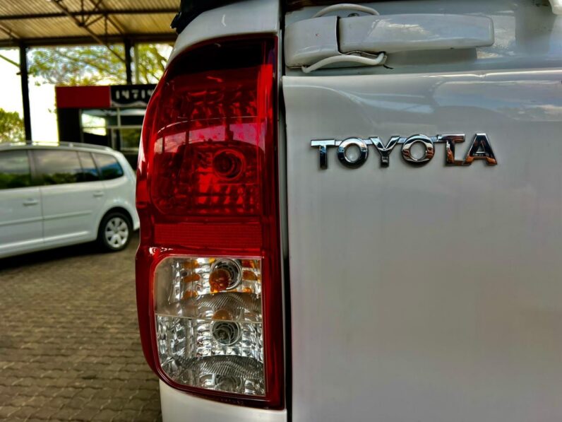 2021 Toyota Hilux MY21.9 2.4 Gd-6 Rb Raider At White