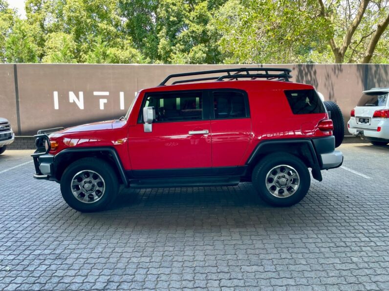 2011 Toyota Fj Cruiser 4.0 V6 4X4 At Red