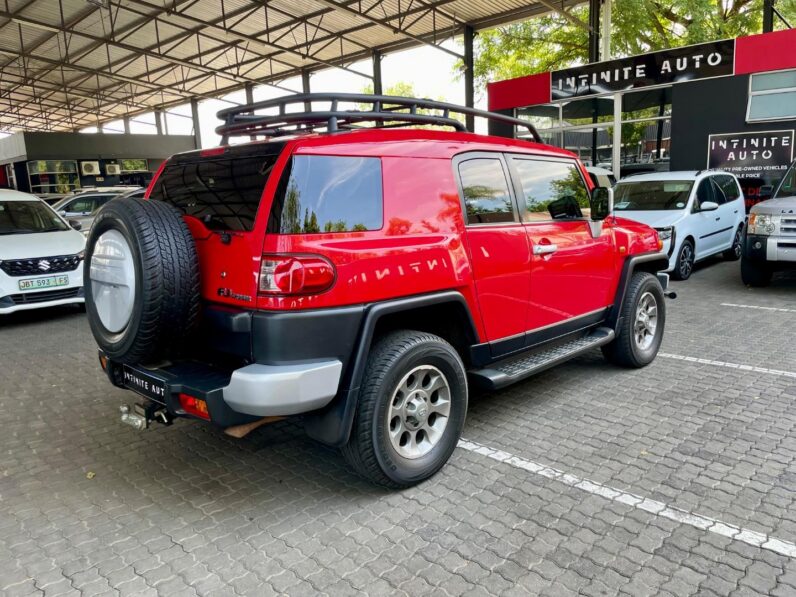 2011 Toyota Fj Cruiser 4.0 V6 4X4 At Red