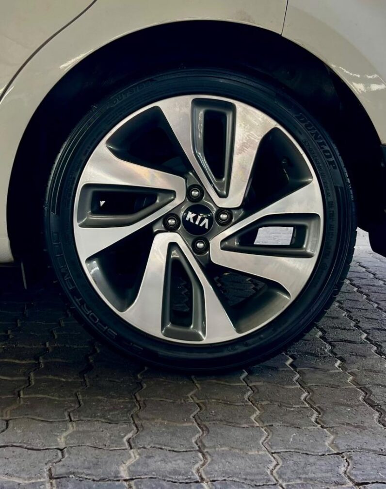 2015 Kia Rio 1.4 Tec 5-Door White