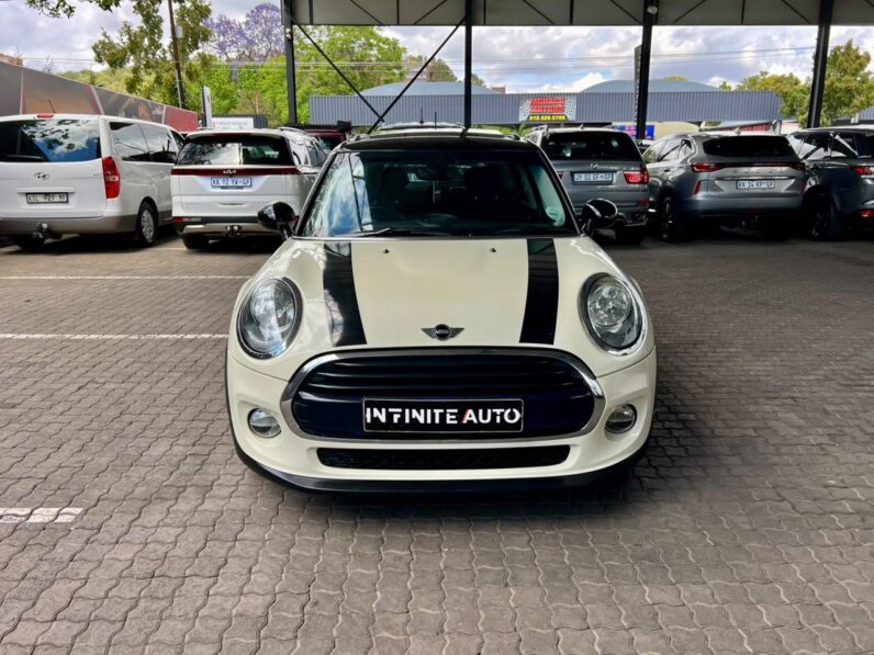 2016 MINI Hatch 5-Door Cooper Steptronic Beige