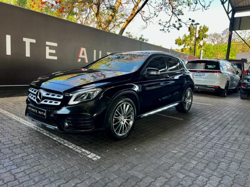 2017 Mercedes Benz Gla Gla 250 4matic 7G-Dct Black
