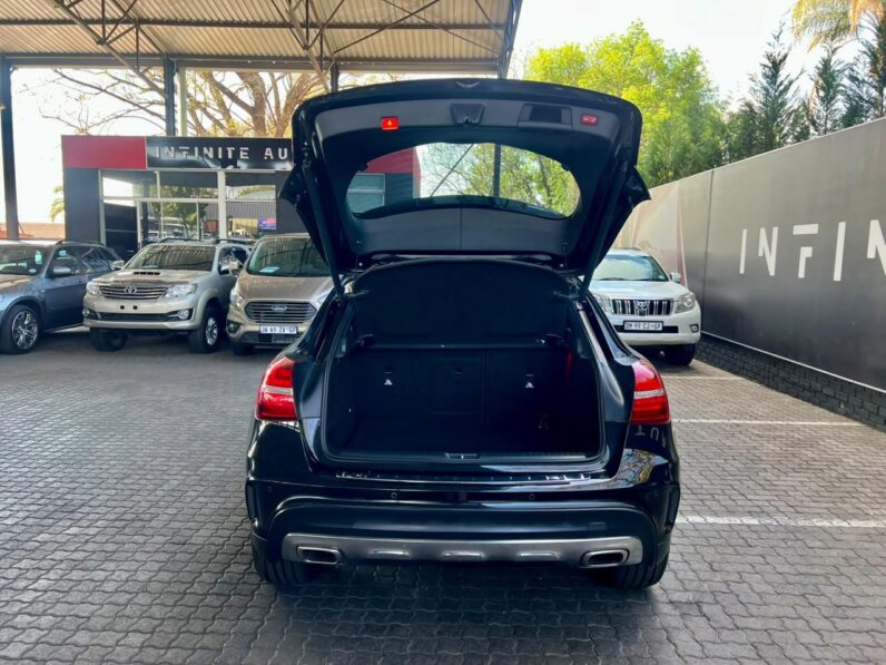 2017 Mercedes Benz Gla Gla 250 4matic 7G-Dct Black