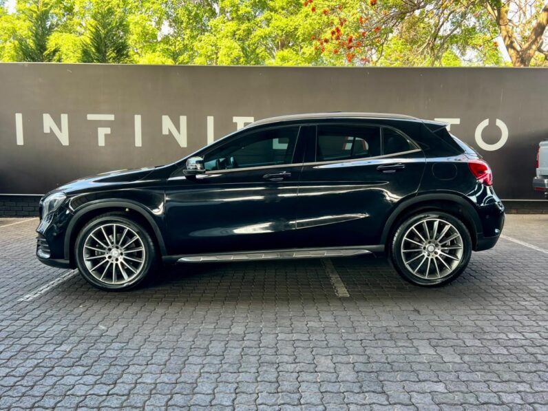 2017 Mercedes Benz Gla Gla 250 4matic 7G-Dct Black