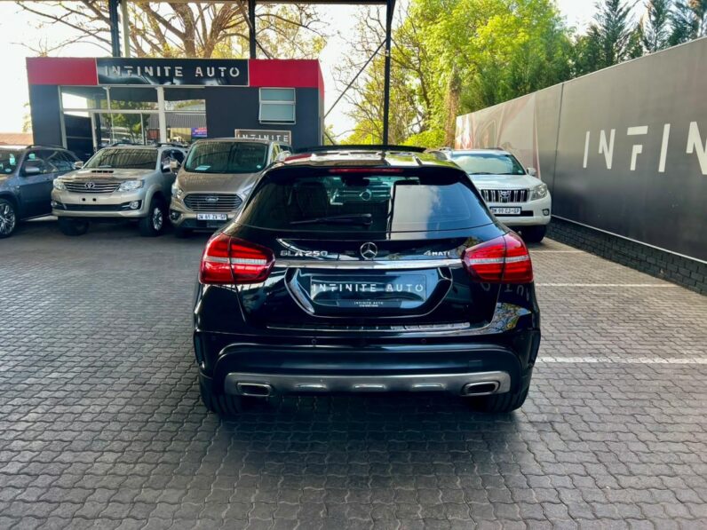 2017 Mercedes Benz Gla Gla 250 4matic 7G-Dct Black