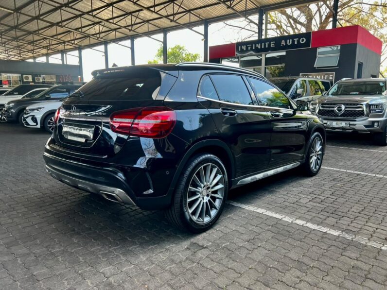 2017 Mercedes Benz Gla Gla 250 4matic 7G-Dct Black