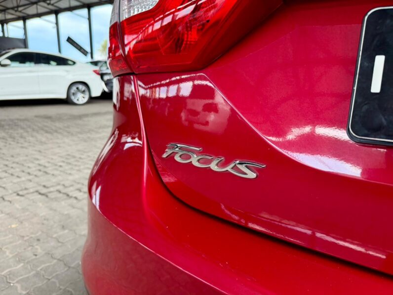 2012 Ford Focus 2.0 Tdci Trend 4-Door Powershift Red