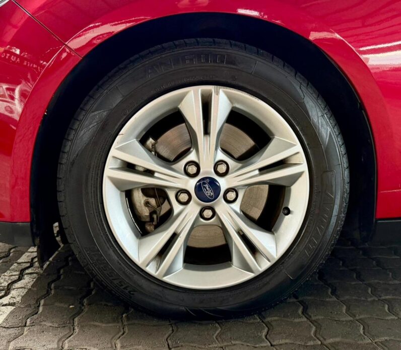 2012 Ford Focus 2.0 Tdci Trend 4-Door Powershift Red