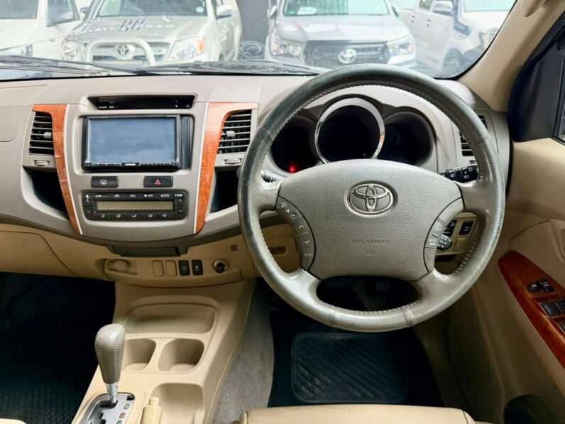 2010 Toyota Fortuner 3.0 D-4D R/body At Black