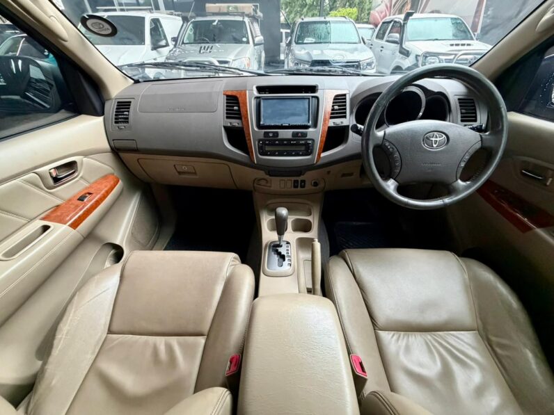 2010 Toyota Fortuner 3.0 D-4D R/body At Black